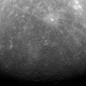 メッセンジャーの水星周回軌道投入後の初画像