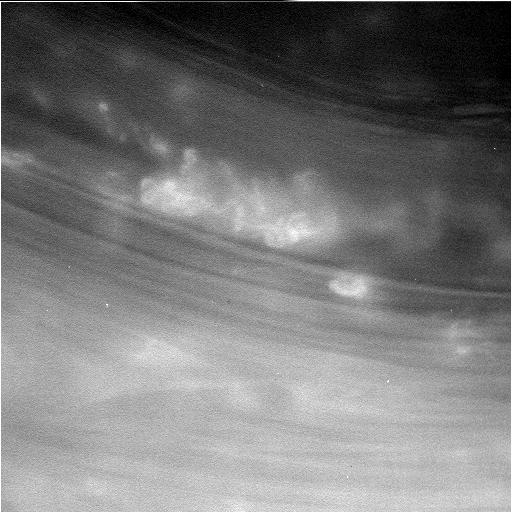 カッシーニがとらえた土星大気の精密写真